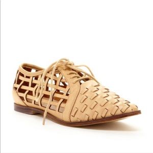 Coconuts by Matisse Gimlet Woven Oxfords